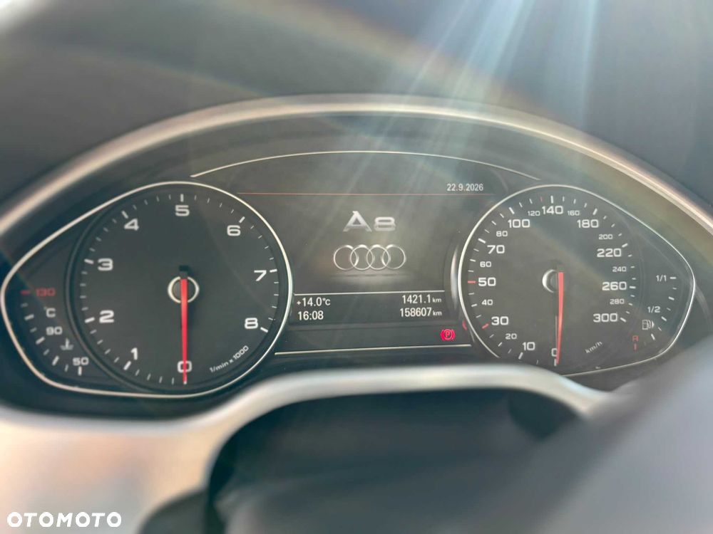 Audi A8 - 12