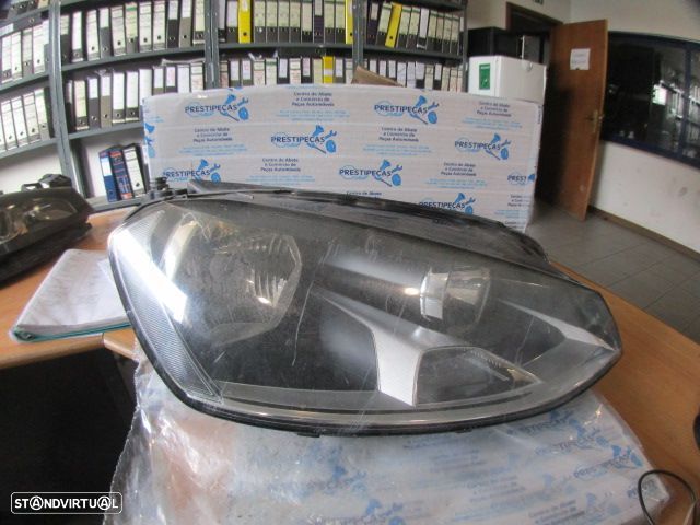 Farol 5G1941006 VW GOLF 7 5G FASE 1 2014 1.6TDI 105CV 5P CINZA RATO DRT H7 + H15 ORIGINAL - 1