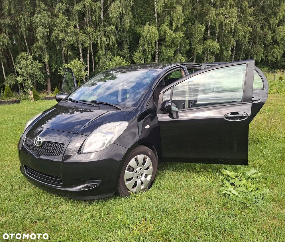 Toyota Yaris 1.3 Luna - 24