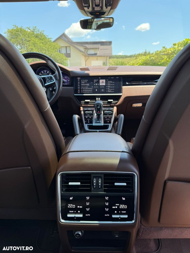 Porsche Cayenne Standard - 20