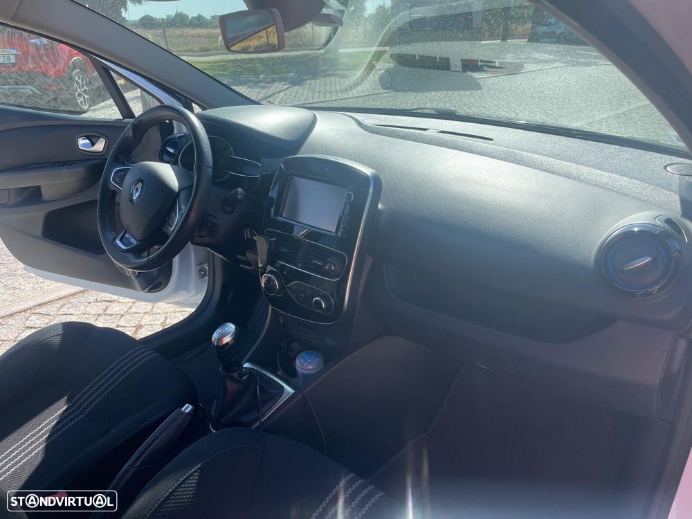 Renault Clio - 10