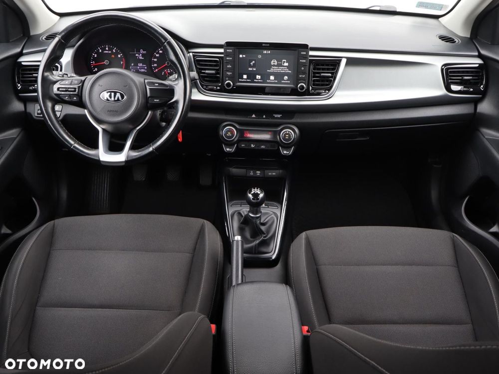 Kia Rio 1.2 L - 6