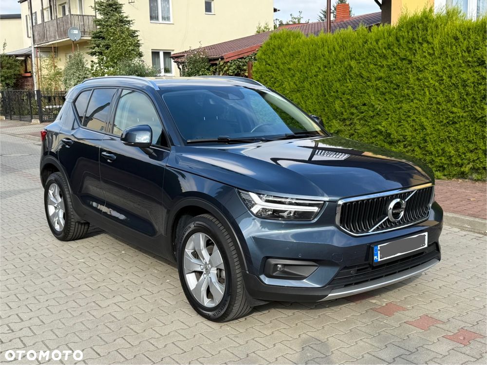 Volvo XC 40 T3 Momentum Pro - 1