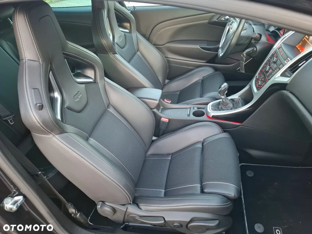 Opel Astra OPC Start/Stop - 23