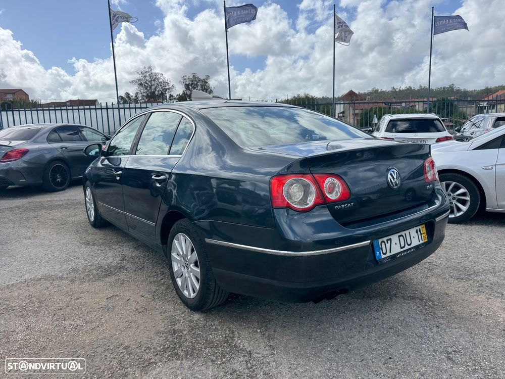 VW Passat 2.0 TDI Confortline - 25