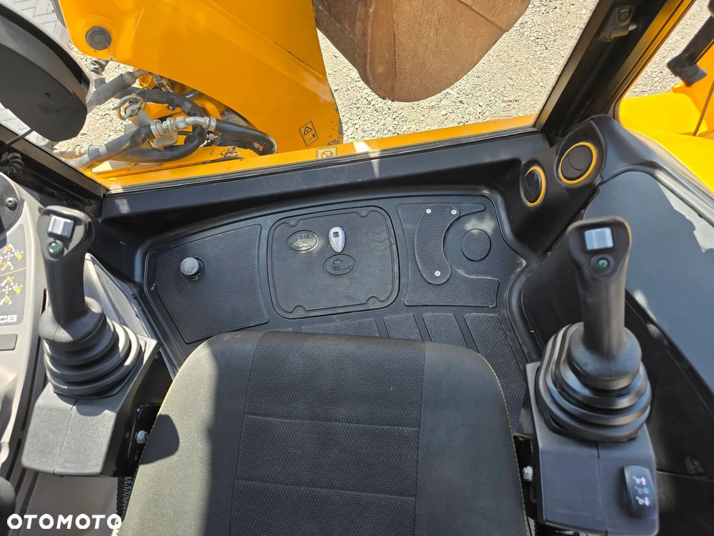 JCB - 10