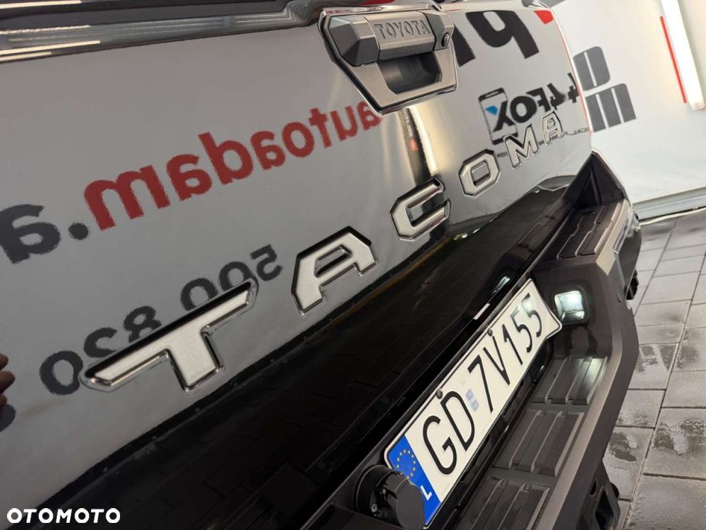Toyota Tacoma - 20