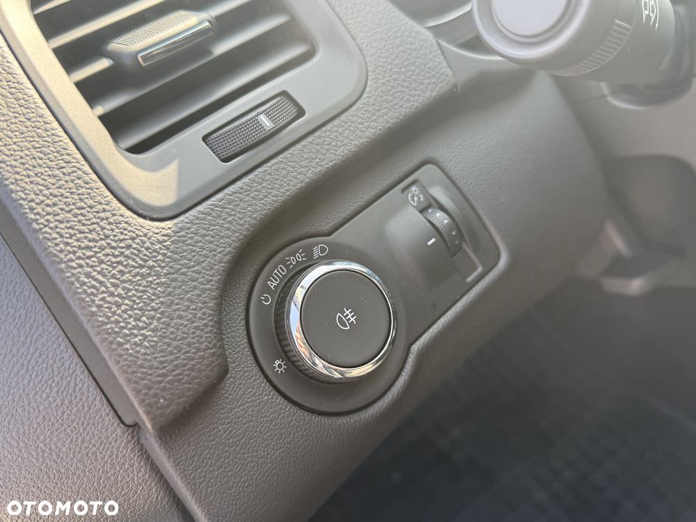 Opel Insignia 1.6 CDTI Innovation S&S - 19