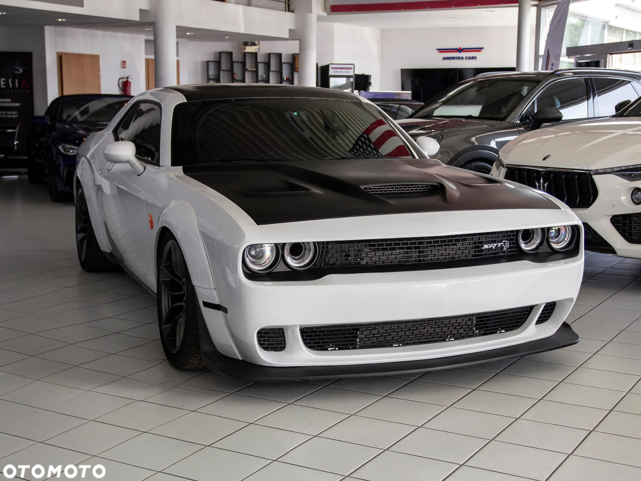Dodge Challenger - 4