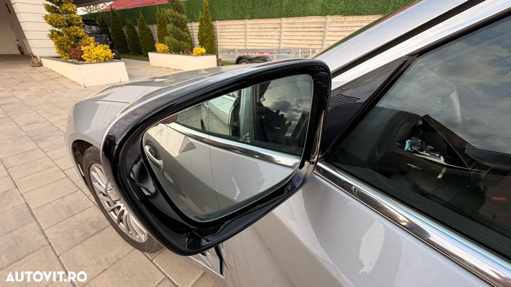 BMW Seria 5 520i Aut. Luxury Line - 12