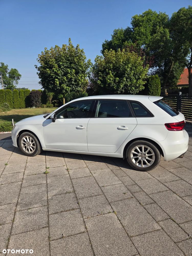 Audi A3 Sportback - 3