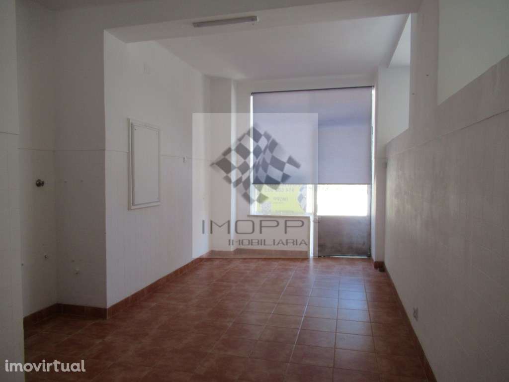 Loja com excelente localização na Reboleira - Grande imagem: 2/22