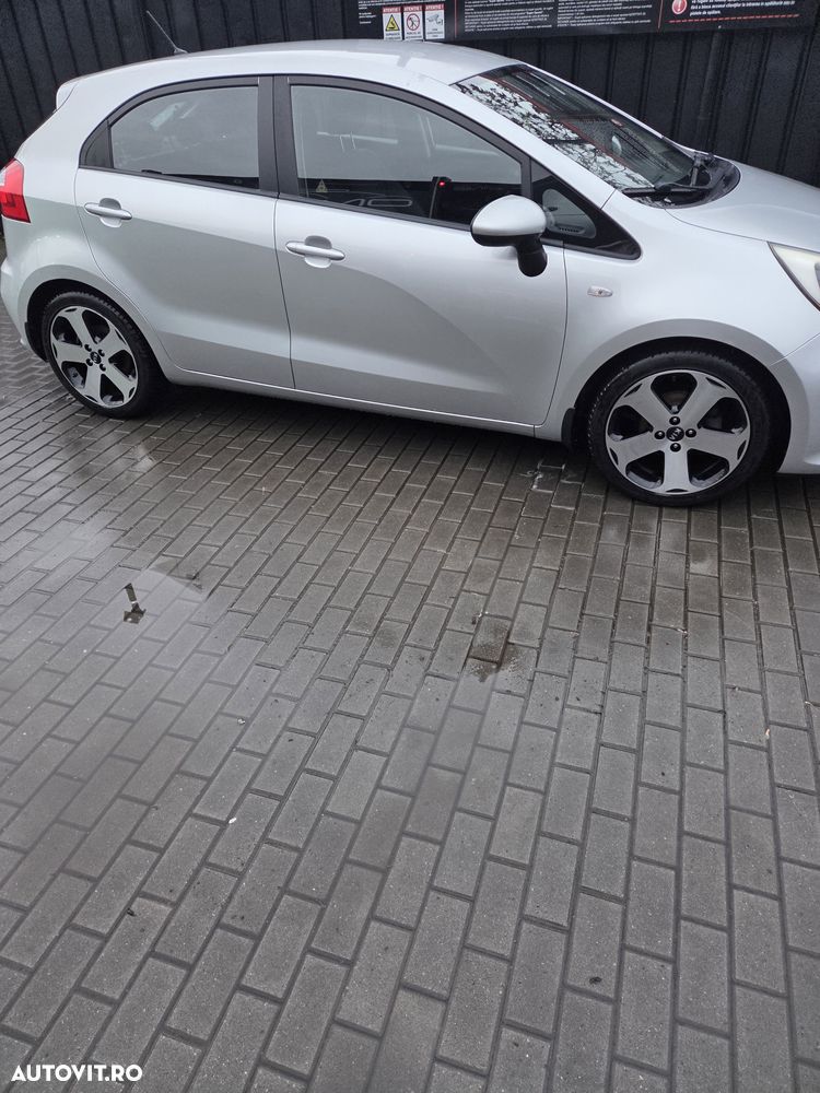 Kia Rio 1.2 GSL Classic - 1