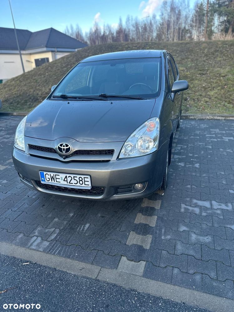 Toyota Corolla Verso 2.2 D-4D X 7os - 2