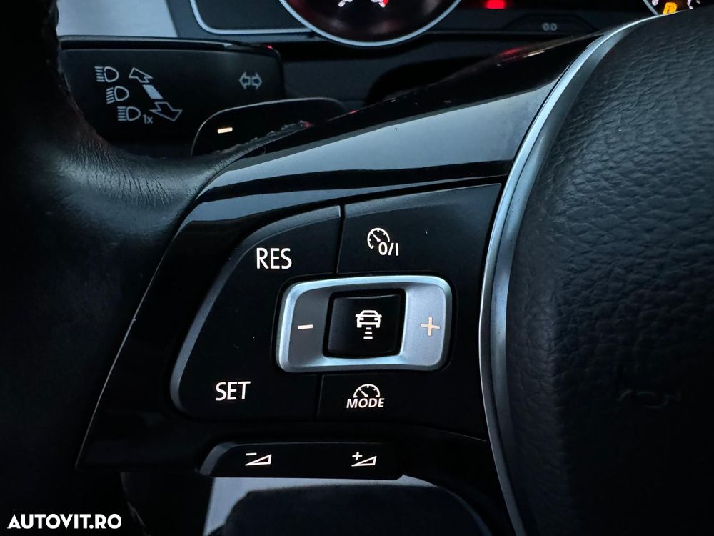 Volkswagen Passat 1.6 TDI (BlueMotion Technology) DSG Comfortline - 24