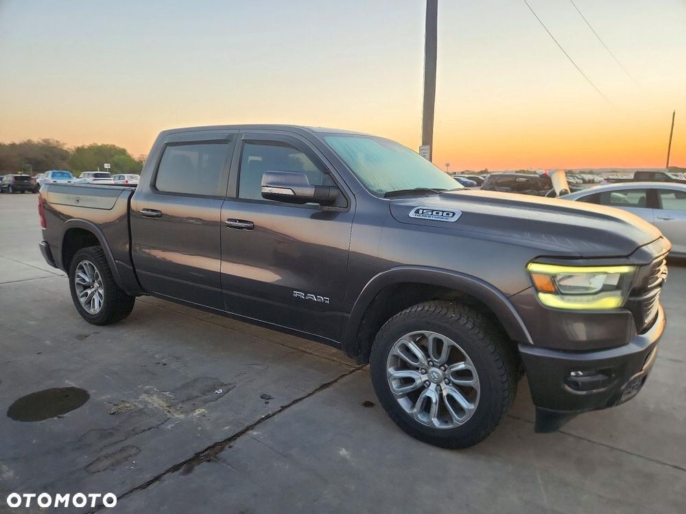 RAM 1500 5.7 Crew Cab Laramie - 2