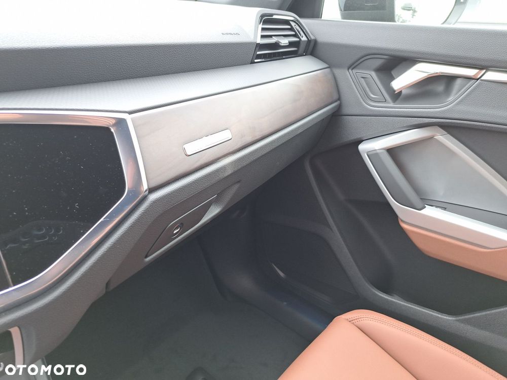Audi Q3 - 17