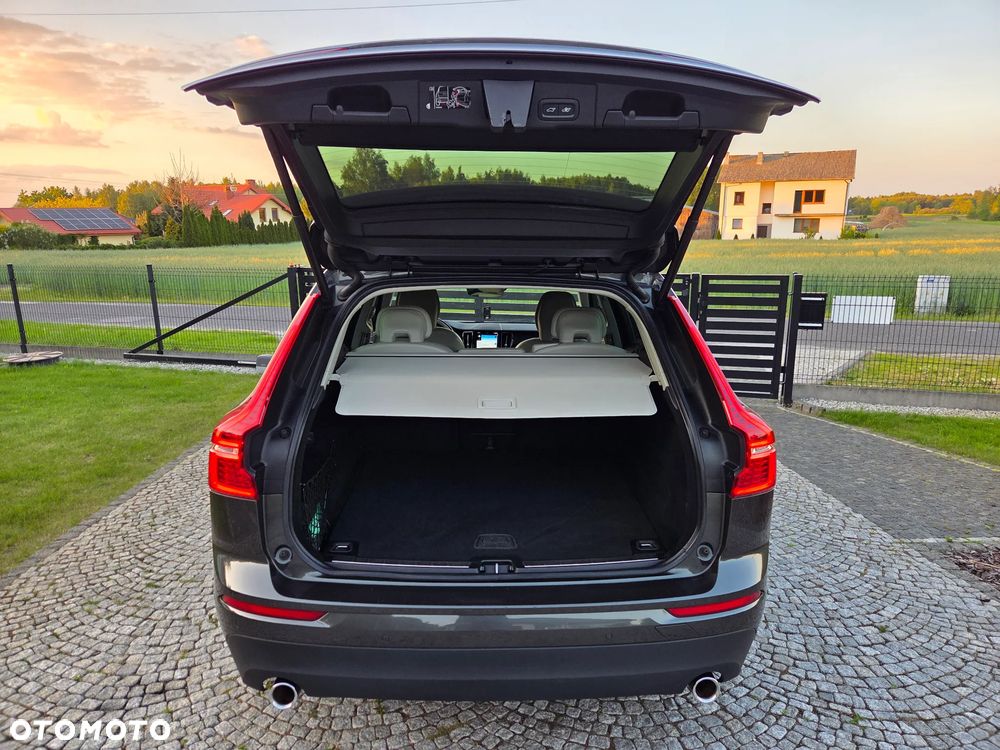 Volvo XC 60 B4 D AWD Momentum Pro - 32