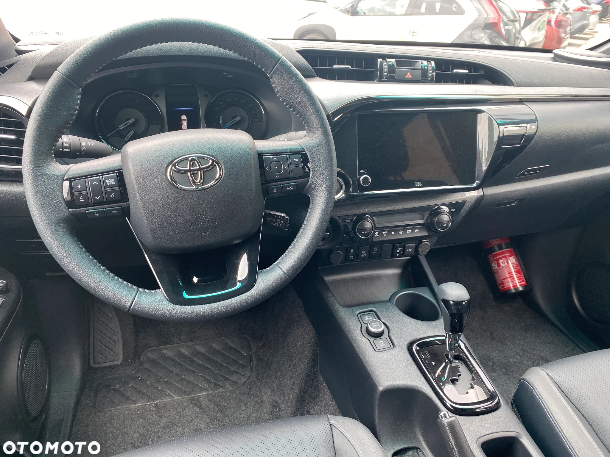 Toyota Hilux 2.8 D-4D Double Cab Invincible 4x4 - 2