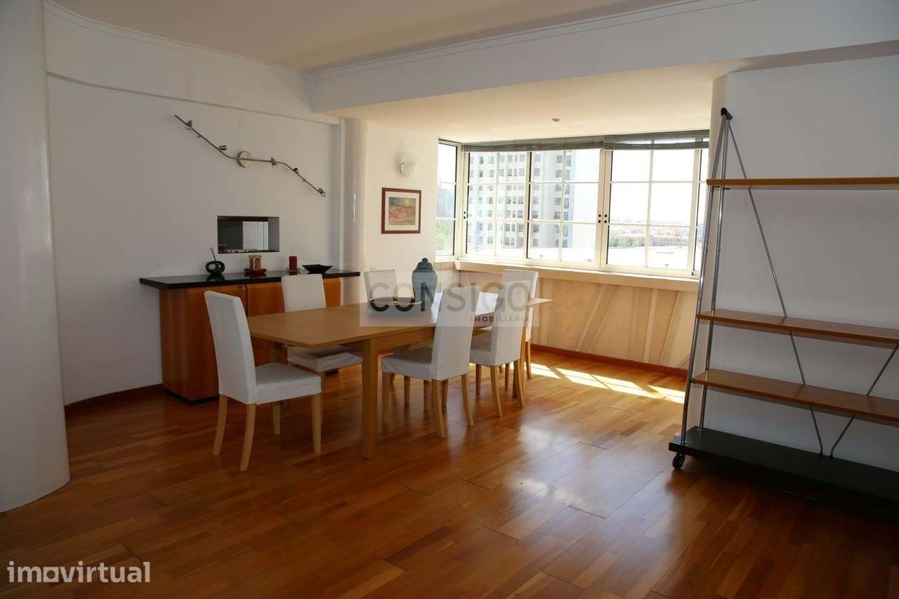 Apartamento T3 com Excelente Localização em Areeiro - Grande imagem: 2/19