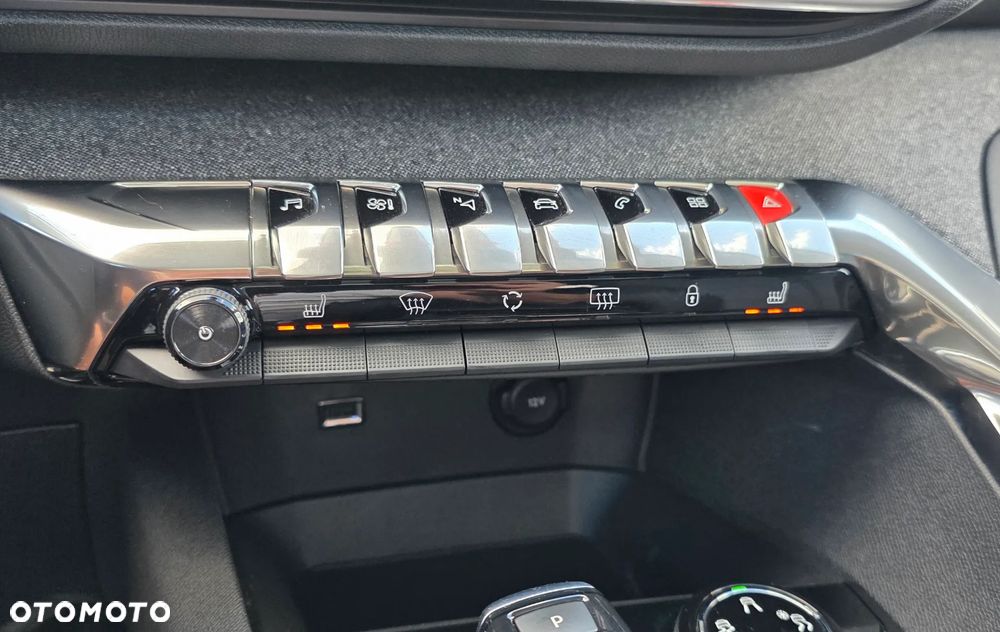 Peugeot 3008 1.6 PureTech GPF Crossway S&S EAT8 - 17