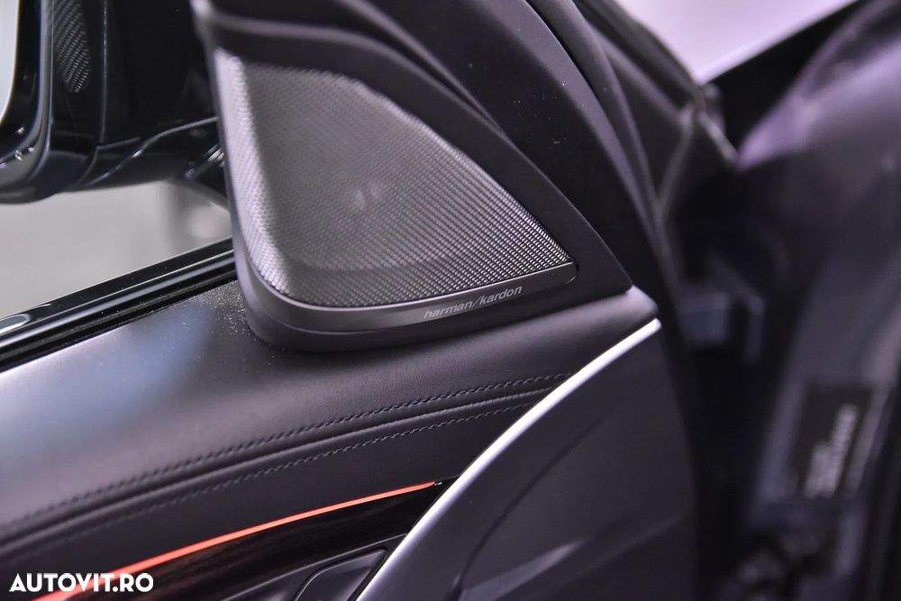 BMW M5 M550i xDrive AT - 15