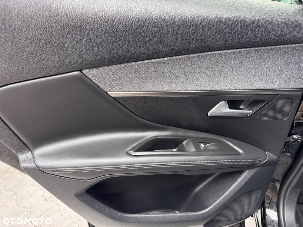 Peugeot 3008 1.6 PureTech GPF Allure S&S EAT8 - 25