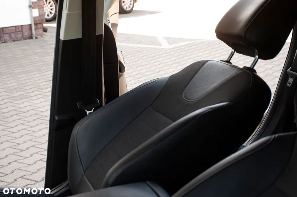 Ford Kuga 2.0 TDCi 4x4 Titanium - 22