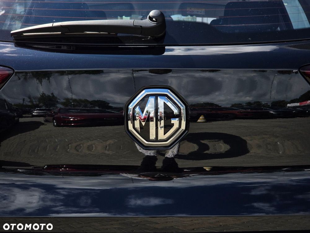 MG ZS - 12