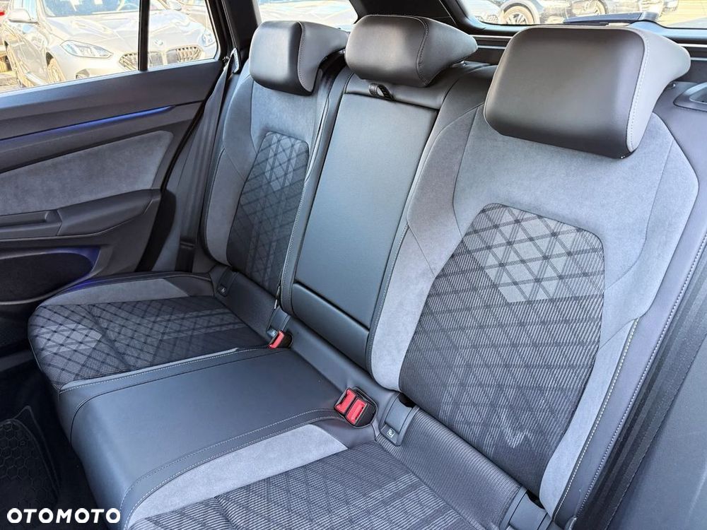 Volkswagen Golf 1.5 eTSI mHEV R-Line DSG - 21