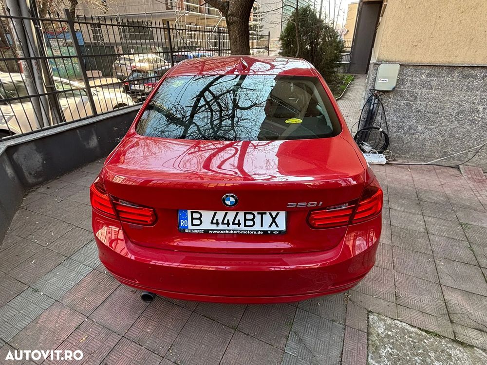 BMW Seria 3 320i - 6