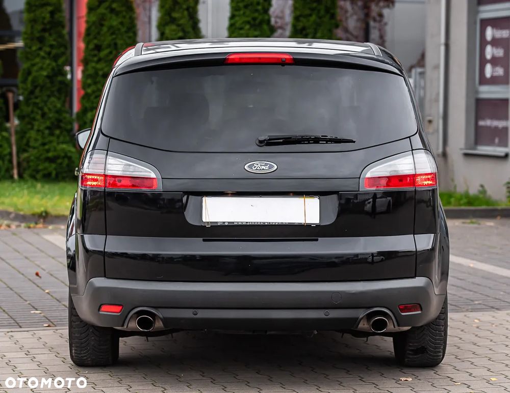 Ford S-Max - 11
