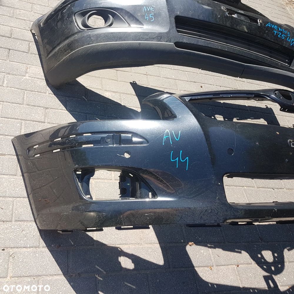 zderzak toyota avensis t25 lift przód - 2