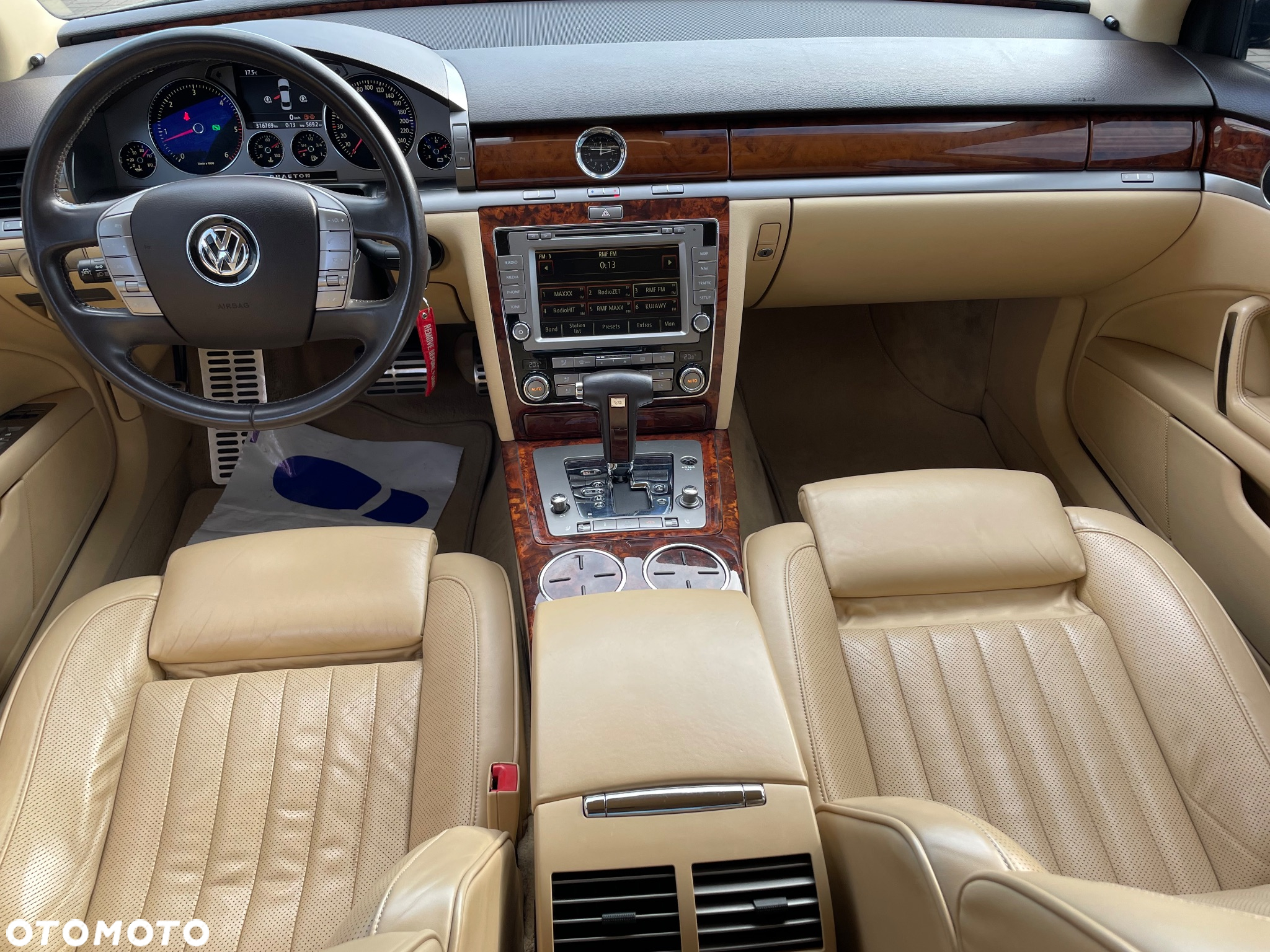 Volkswagen Phaeton - 5
