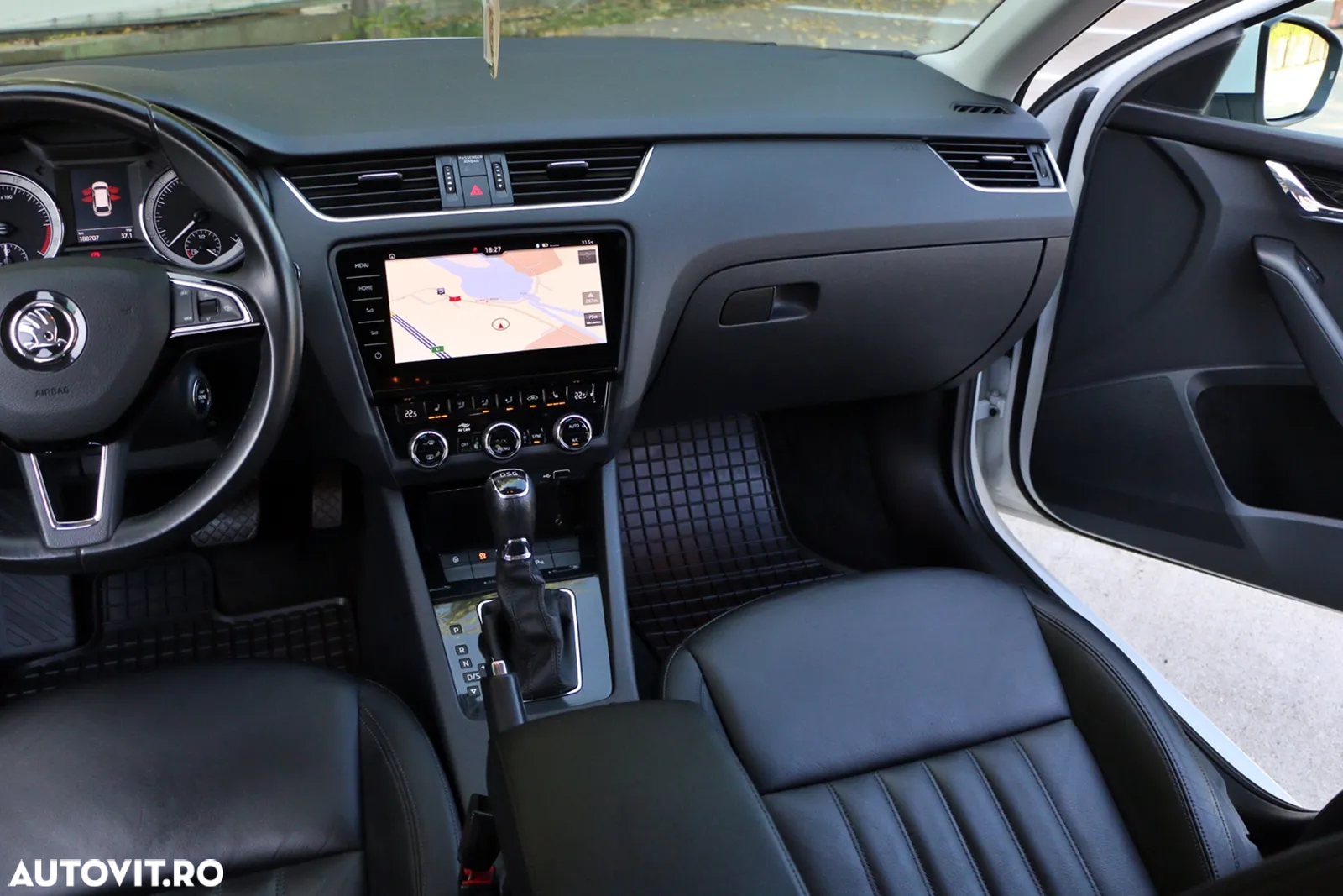 Skoda Octavia Combi Diesel 1.6 TDI DSG Style - 25