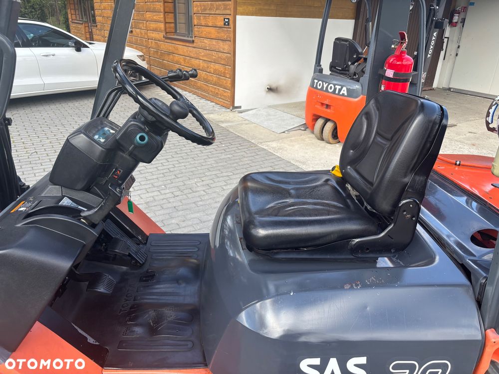 Toyota 7FGF30  I właściciel 3t Tony LPG triplex 33 700 NETTO Solidny sprzęt  2002r - 10