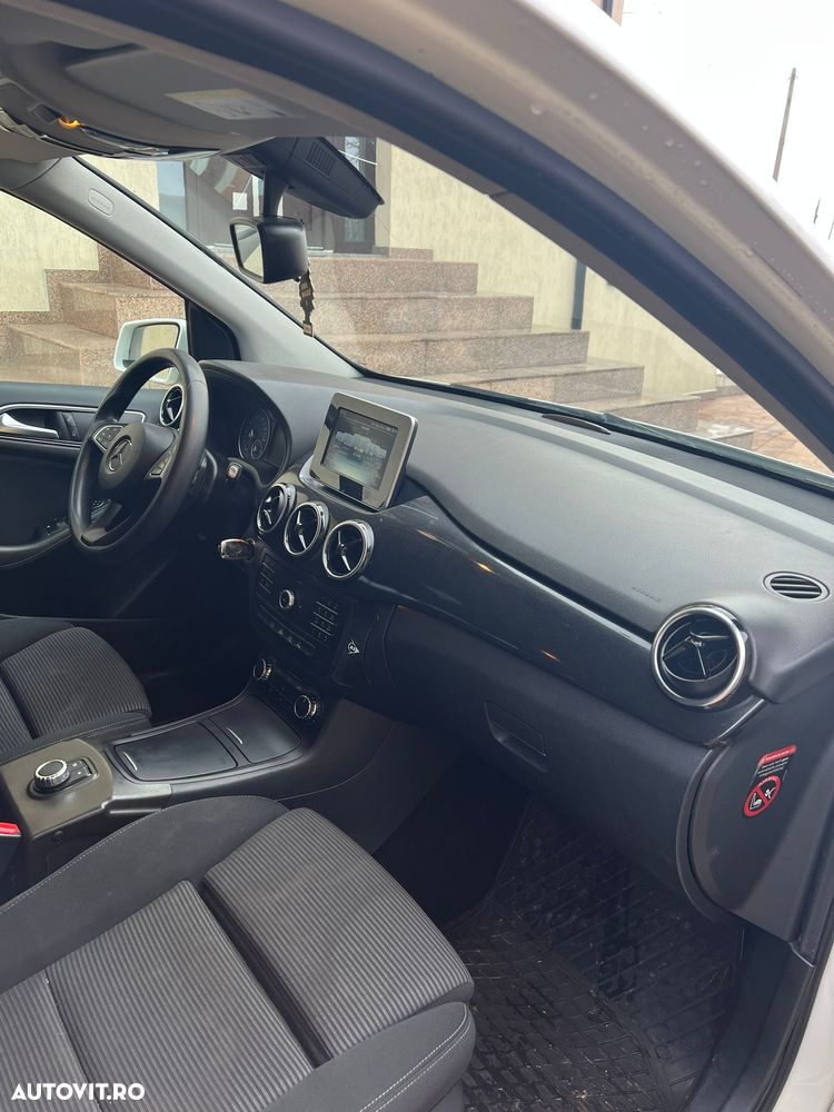 Mercedes-Benz B 220 d 7G-DCT - 15
