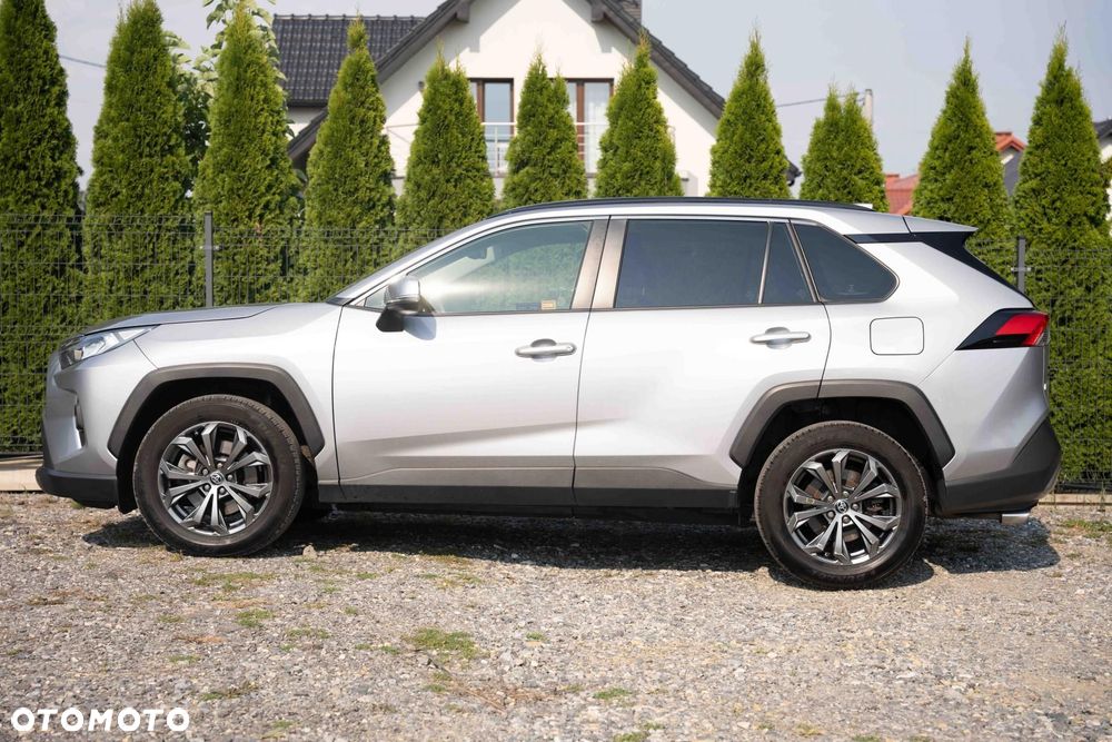Toyota RAV4 - 8