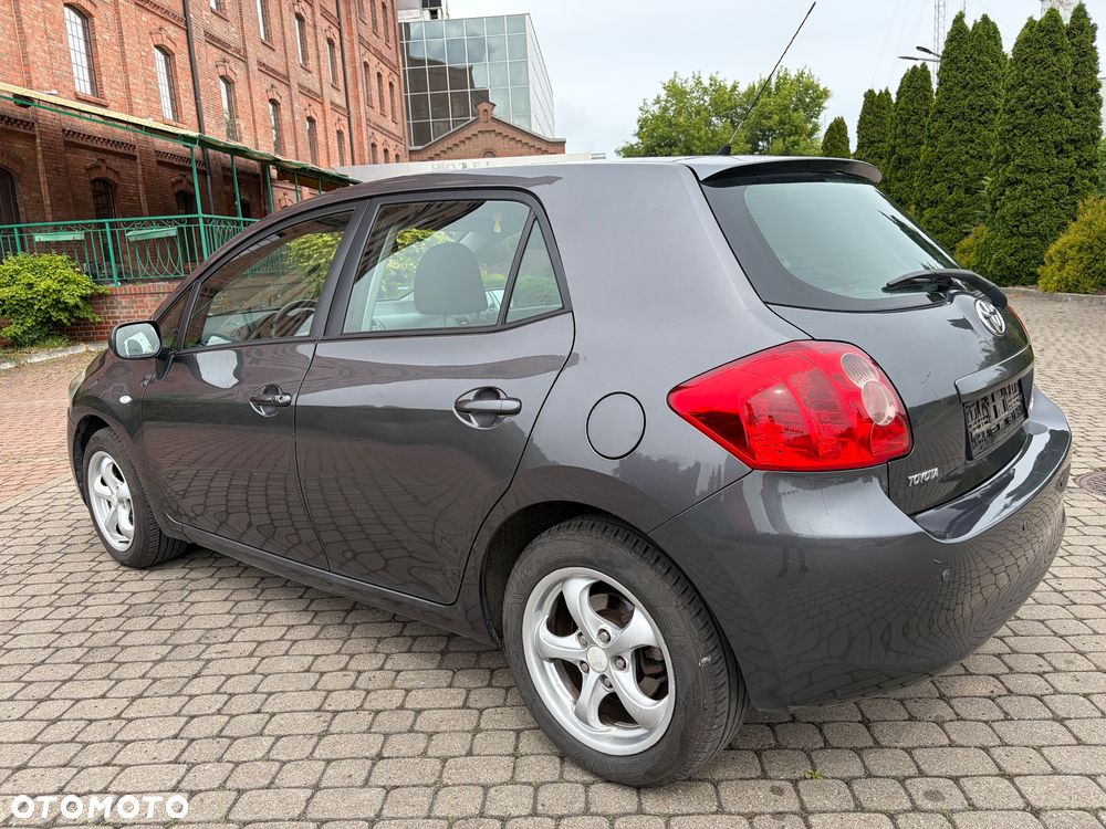 Toyota Auris 1.6 VVT-i Terra Start - 3