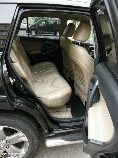 Toyota RAV4 2.2 D-4D 4x4 - 9