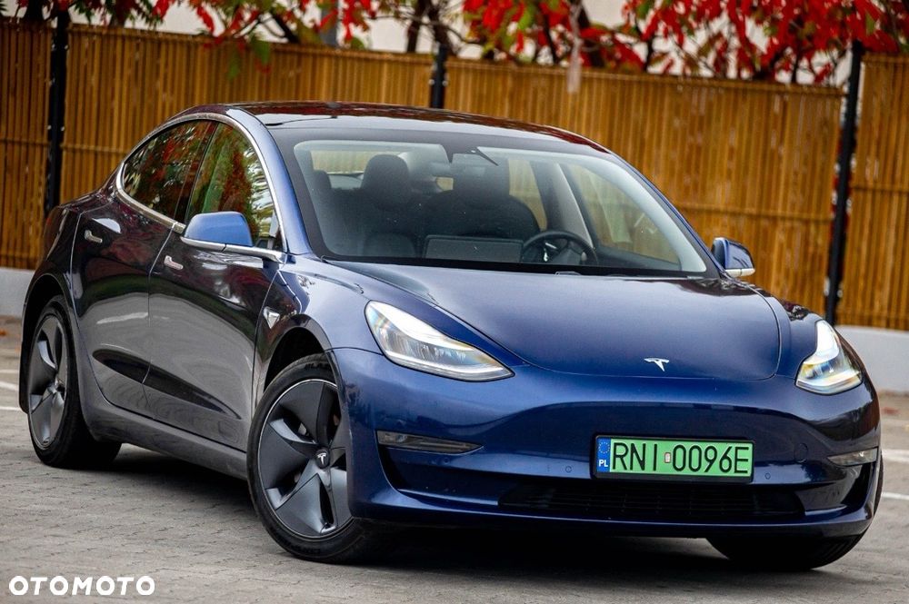 Tesla Model 3 - 1