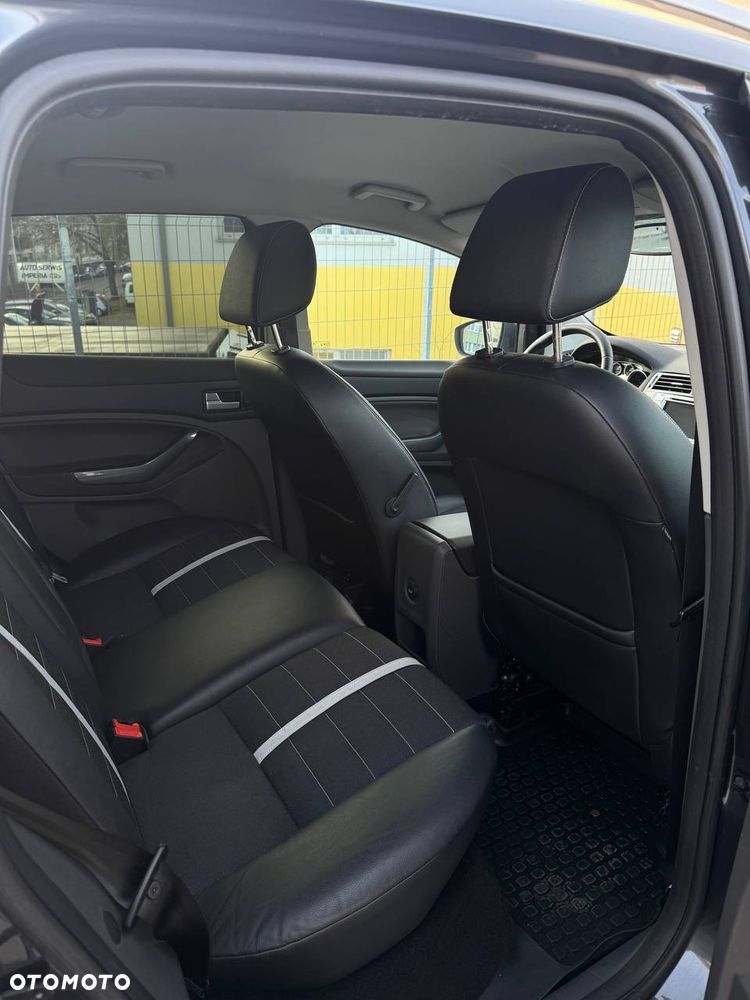 Ford Kuga 2.0 TDCi 4x4 Titanium - 5