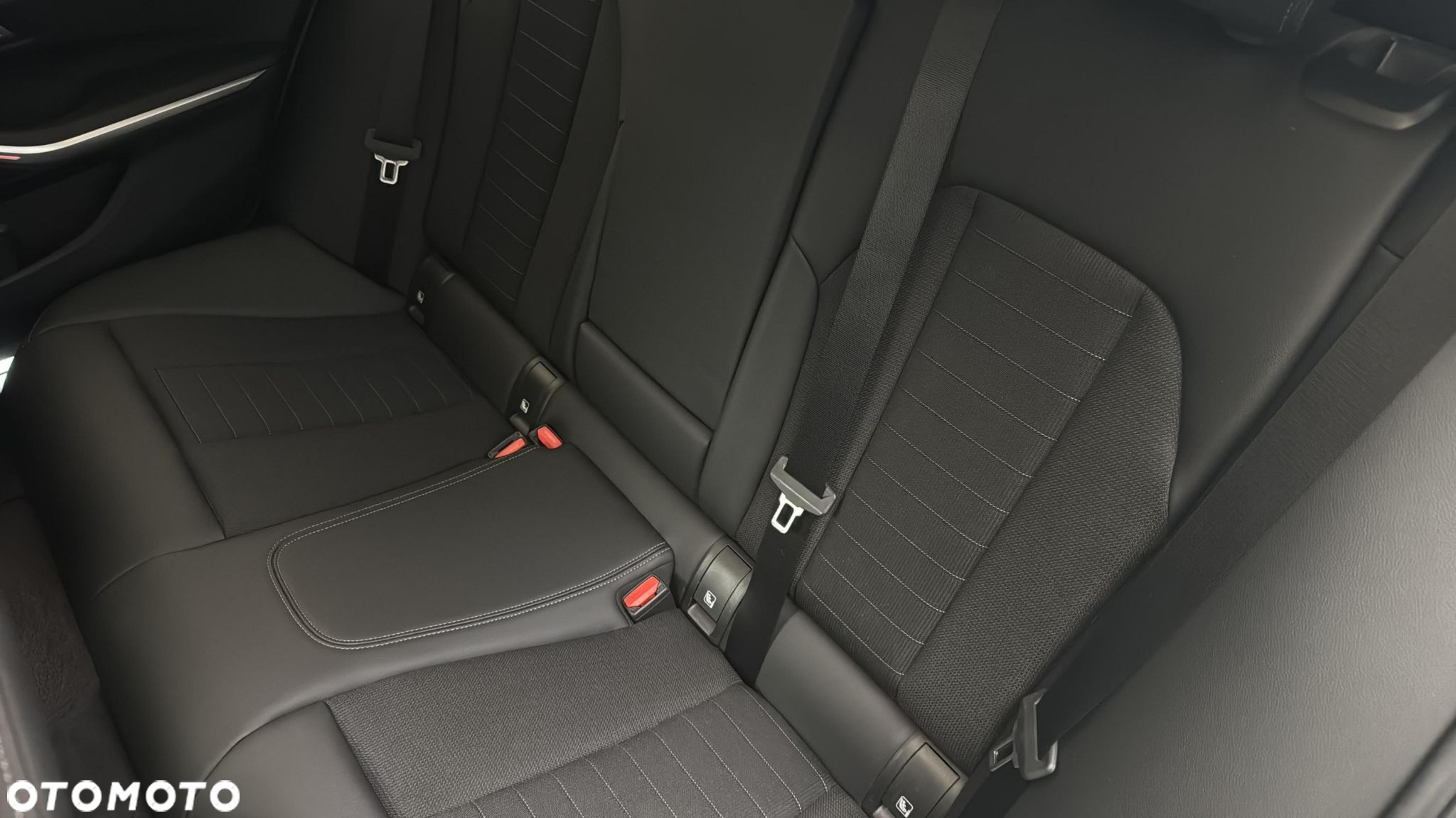 BMW Seria 3 320i - 14