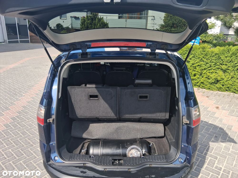 Ford S-Max - 9