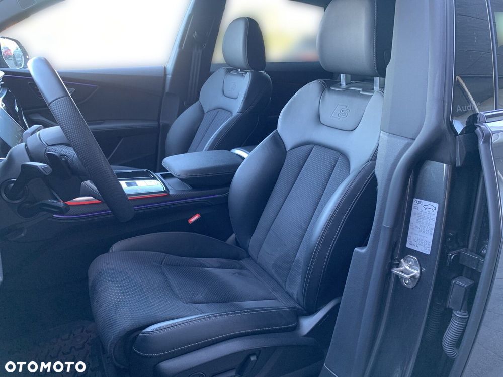 Audi Q8 - 17