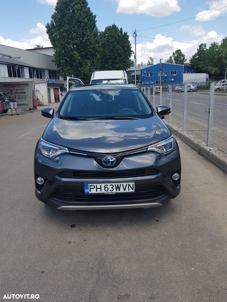 Toyota RAV4 - 1