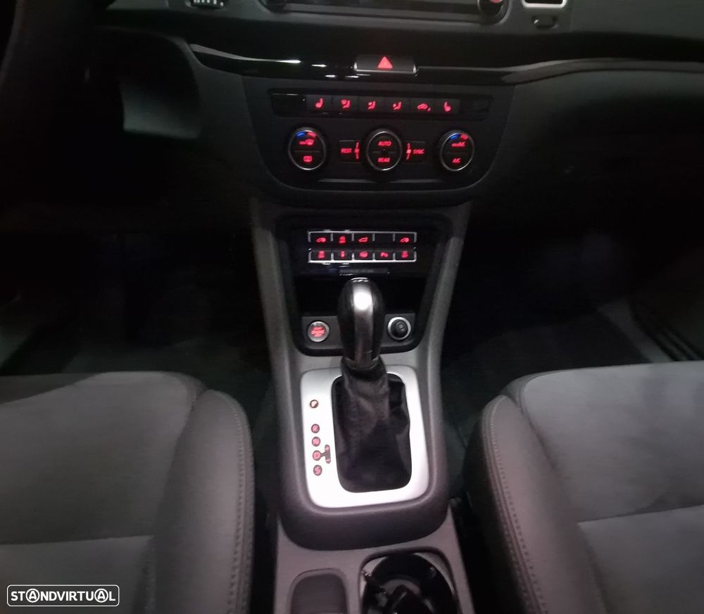 VW Sharan 1.4 TSI Highline DSG - 24