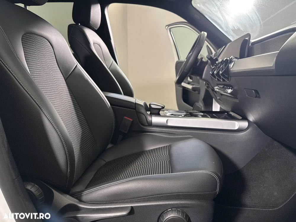 Mercedes-Benz GLB 200 d 4MATIC 8G-DCT - 12