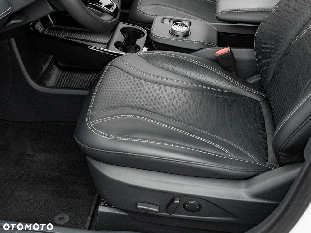 Ford Mustang Mach-E 98kWh RWD - 13