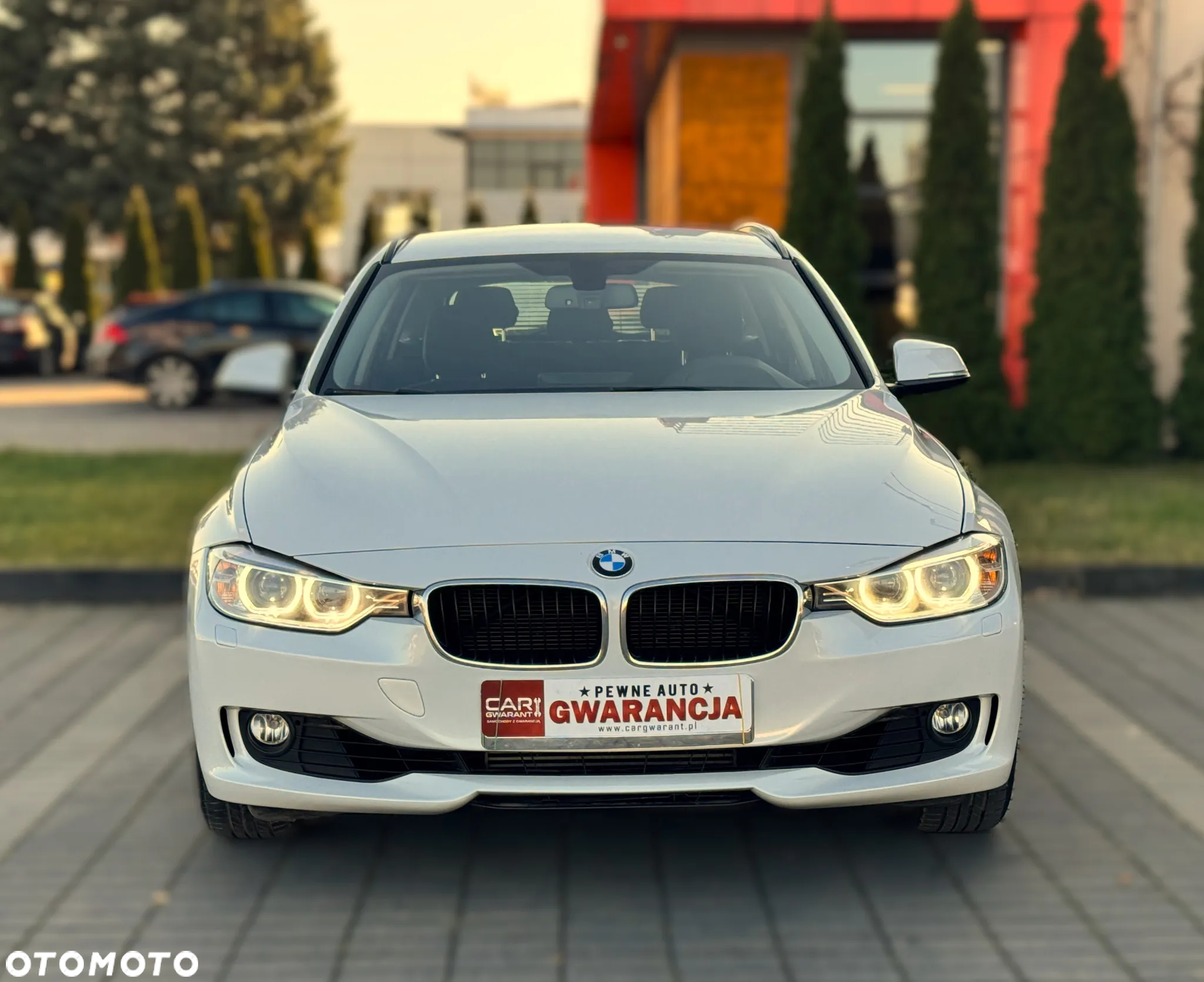 BMW Seria 3 320i Touring xDrive - 3
